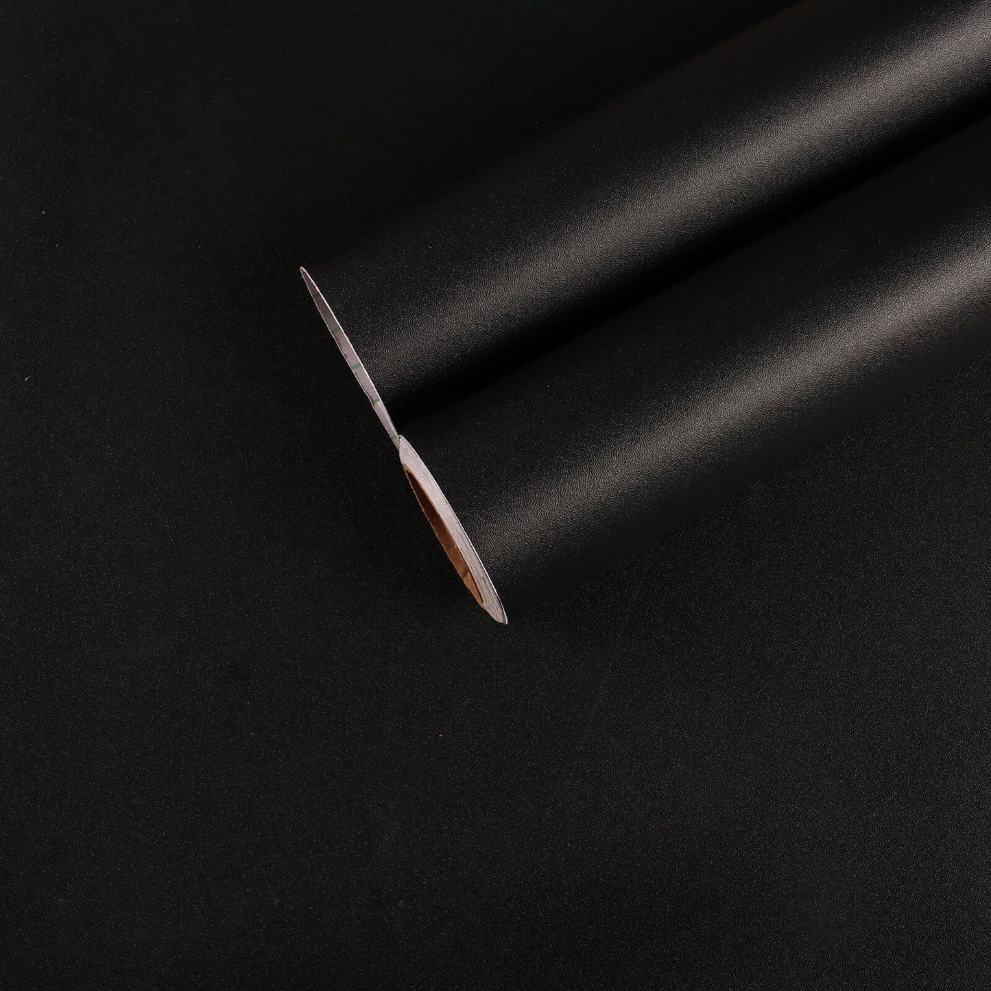 chihut-matte-black-wallpaper
