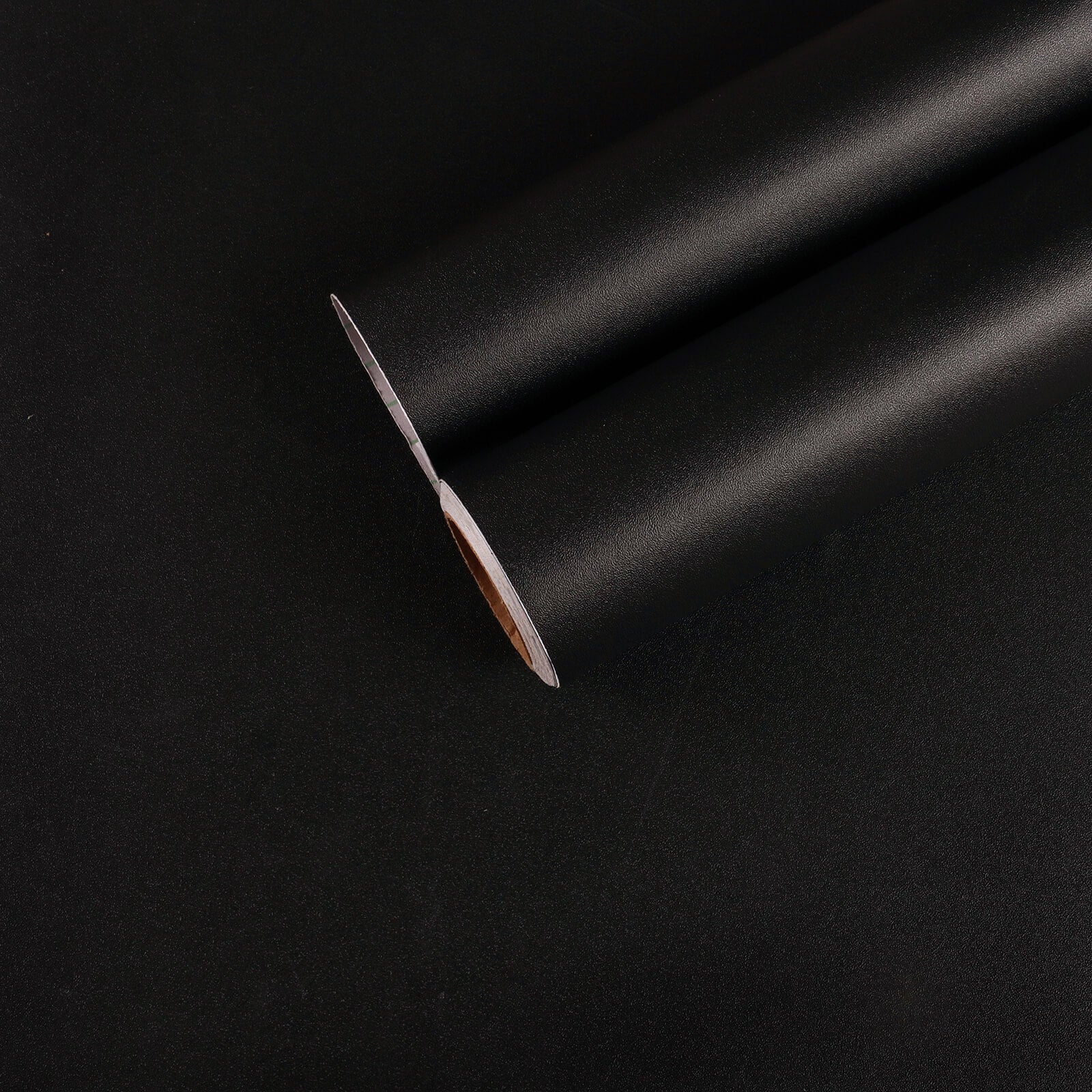 chihut-matte-black-wallpaper