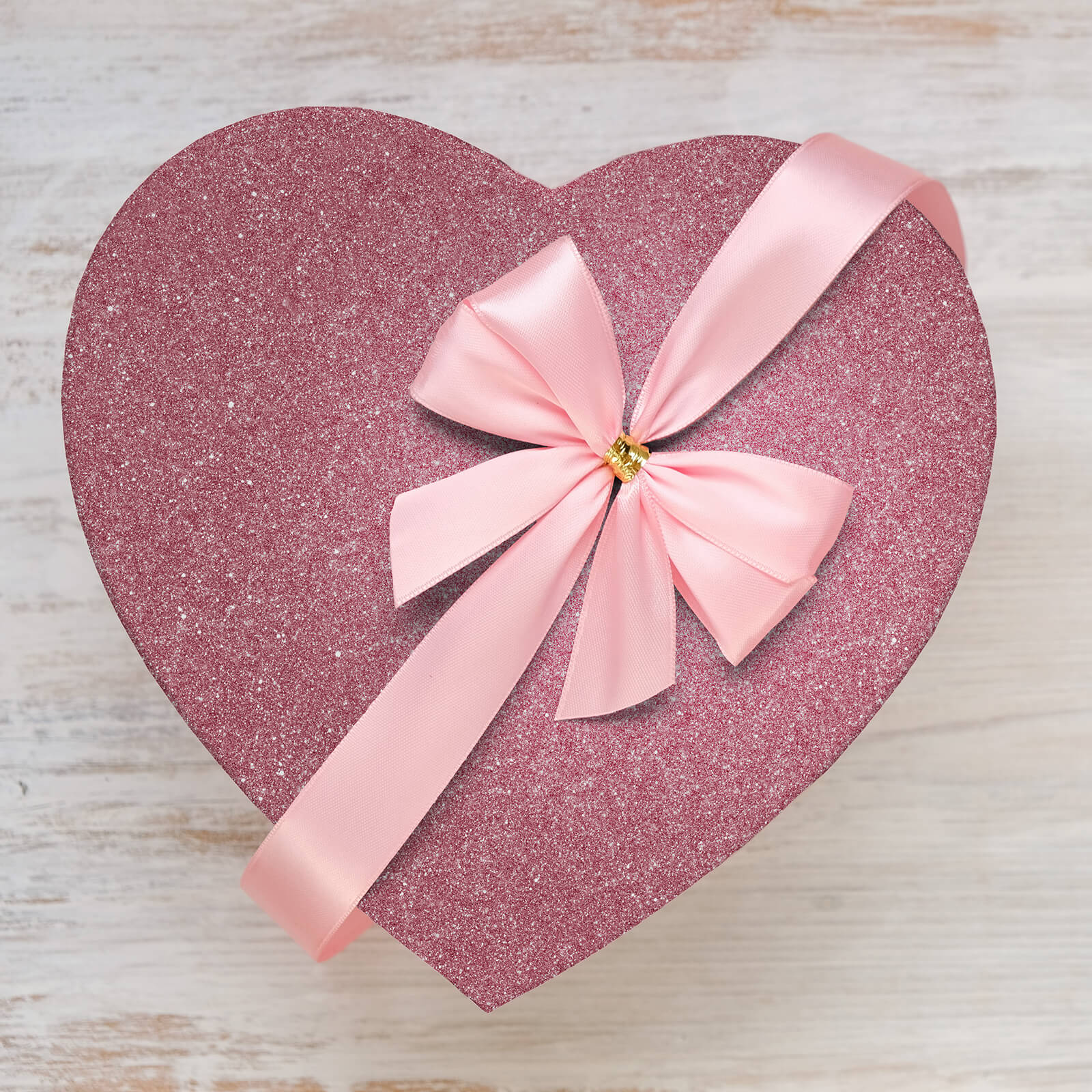 removable-gift-wrapping-paper-pink-shinny-effect
